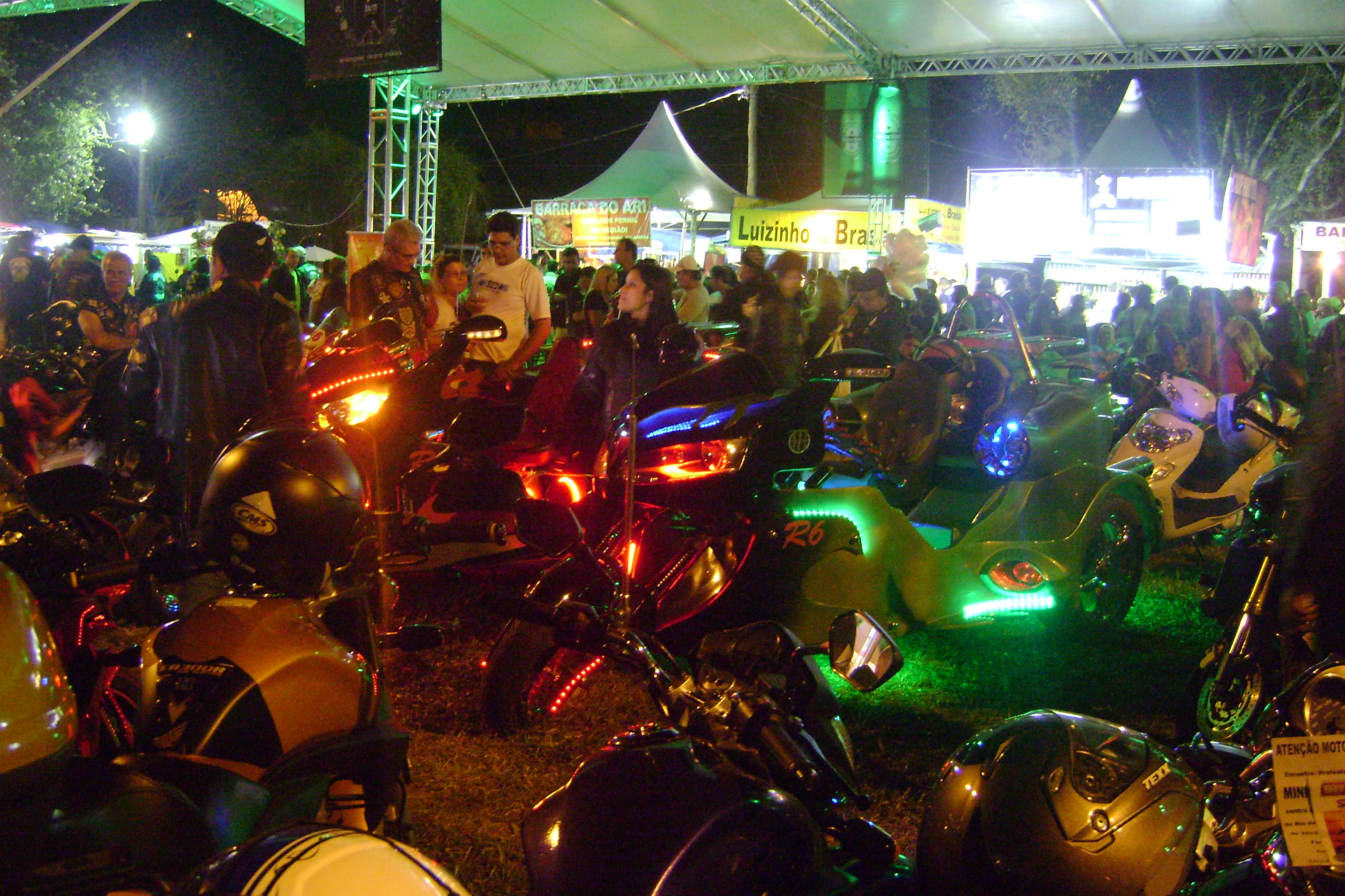 Moto clube baixa cilindrada